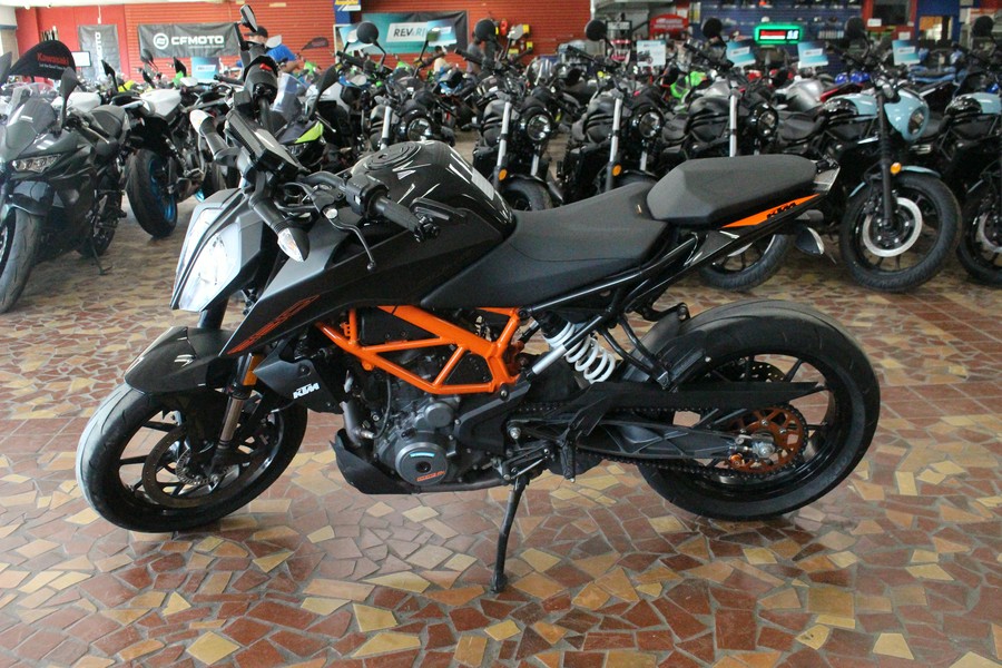 2023 KTM 390 Duke - PC239042