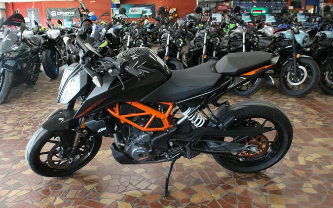 2023 KTM 390 Duke - PC239042