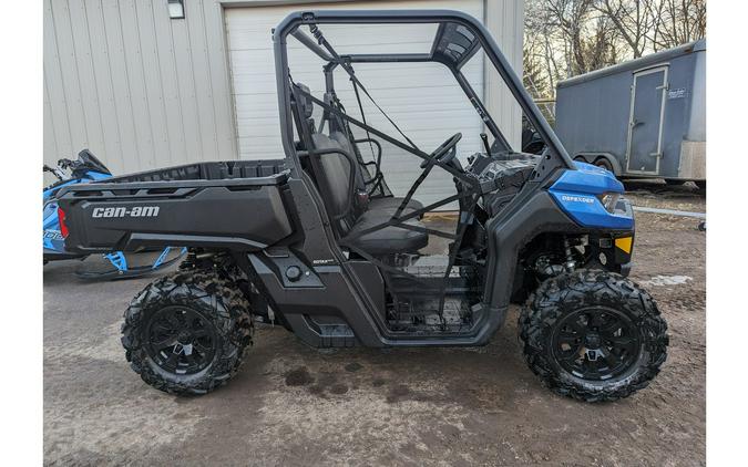 2023 Can-Am Defender DPS HD9