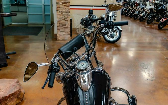 2011 Harley-Davidson Heritage Softail Classic FLSTC