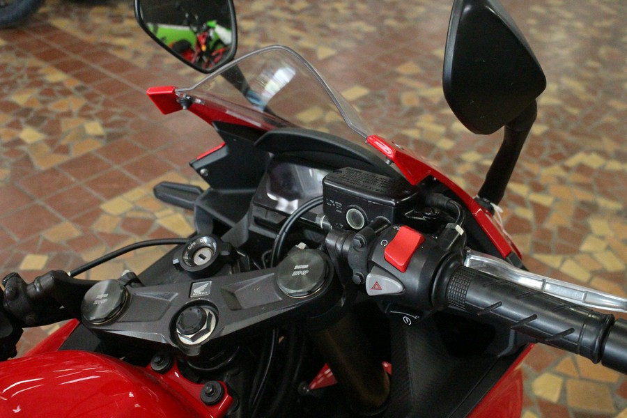 2022 Honda CBR500R ABS CBR500R ABS Matte Gray Metallic - N5300586