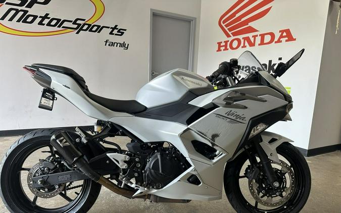 2025 Kawasaki Ninja® 500