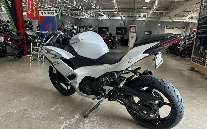 2025 Kawasaki Ninja® 500