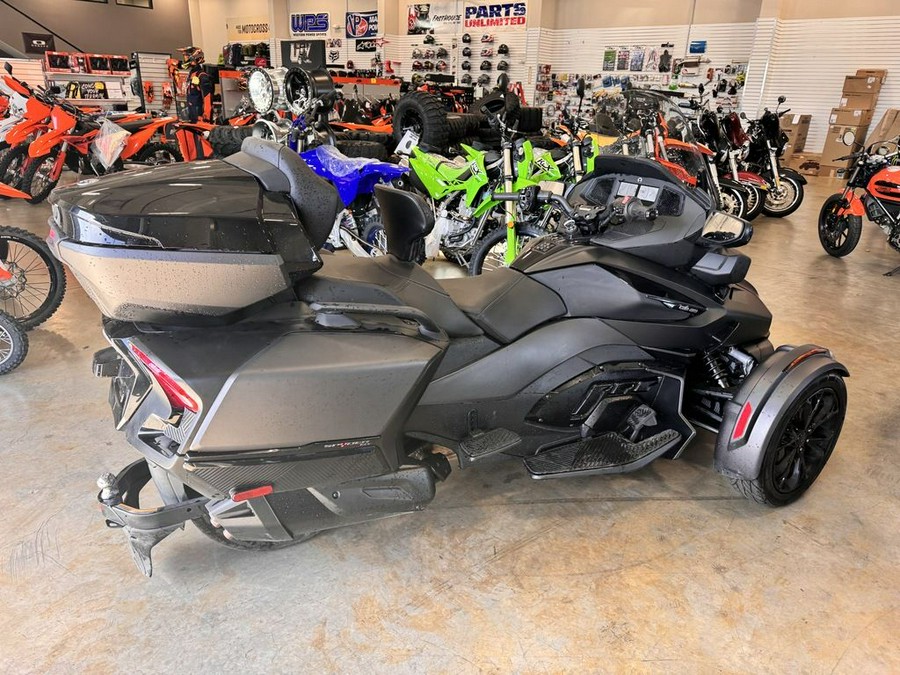 2023 Can-Am® Spyder RT Limited Dark Wheels