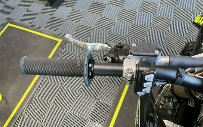 2025 Triumph TF 450-RC Edition Jet Black/Pure White