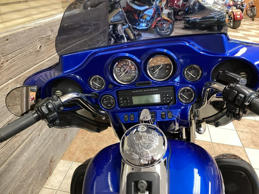 2010 Harley-Davidson® Electra Glide® Ultra Limited Flame Blue Pearl