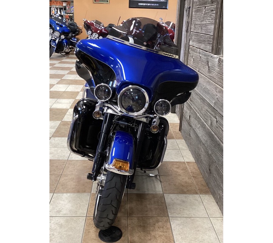 2010 Harley-Davidson® Electra Glide® Ultra Limited Flame Blue Pearl