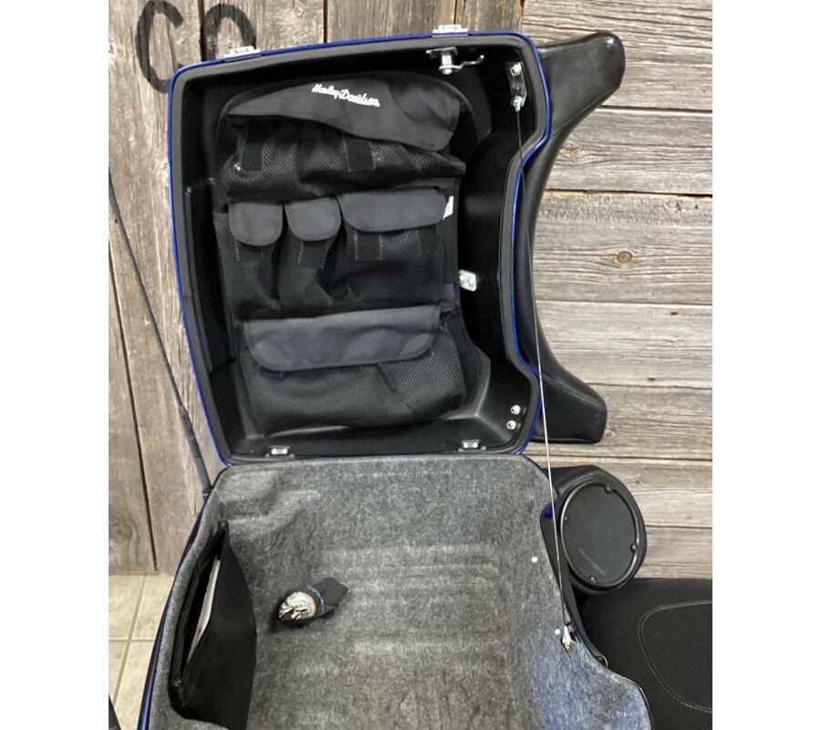 2010 Harley-Davidson® Electra Glide® Ultra Limited Flame Blue Pearl