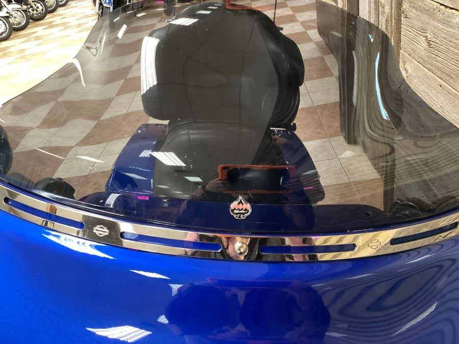 2010 Harley-Davidson® Electra Glide® Ultra Limited Flame Blue Pearl