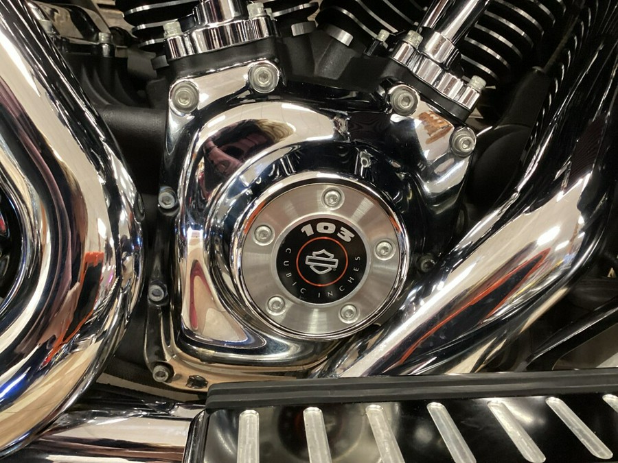 2010 Harley-Davidson® Electra Glide® Ultra Limited Flame Blue Pearl