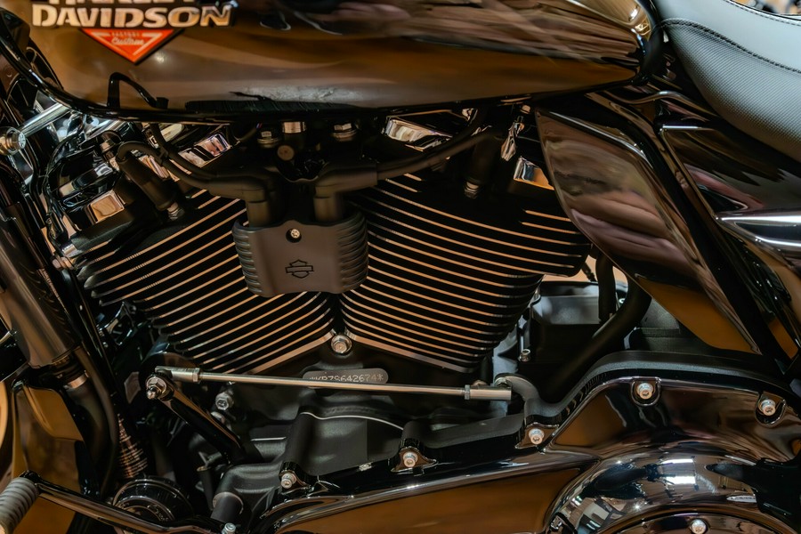 2025 Harley-Davidson Street Glide Grand American Touring FLHX