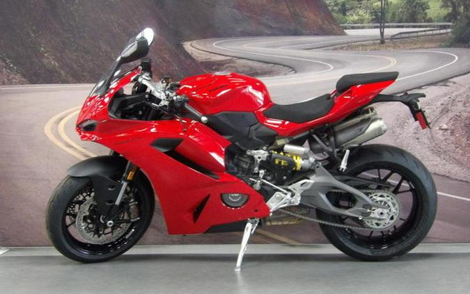 2026 Ducati Panigale V2