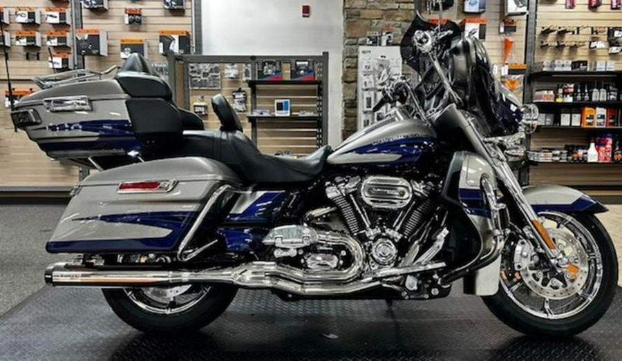 2017 Harley-Davidson® FLHTKSE - CVO™ Limited