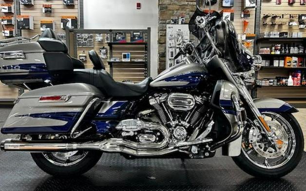 2017 Harley-Davidson® FLHTKSE - CVO™ Limited