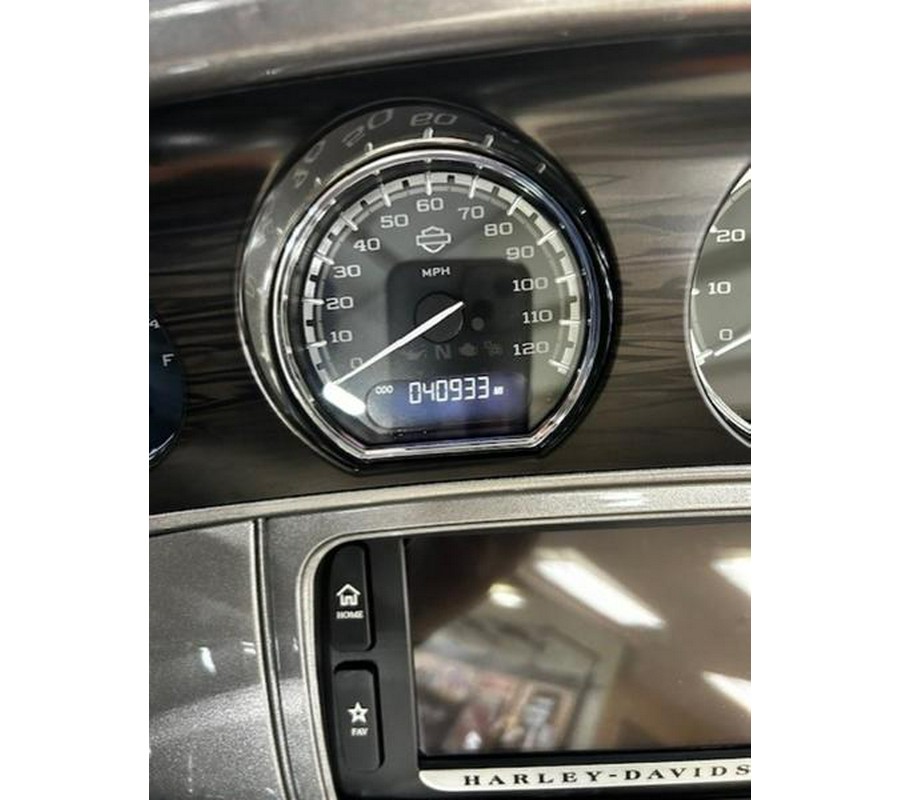 2017 Harley-Davidson® FLHTKSE - CVO™ Limited