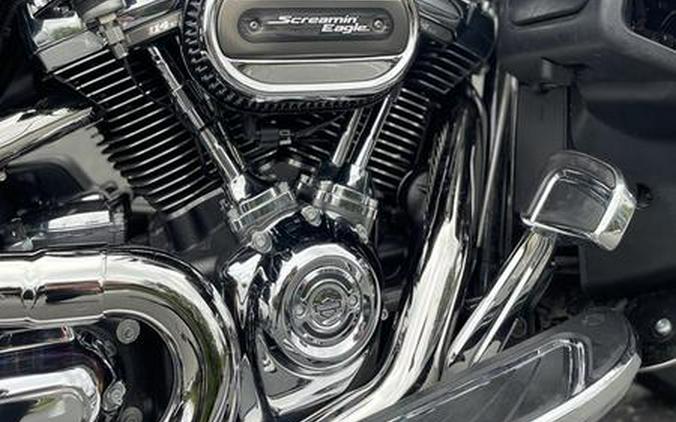 2017 Harley-Davidson® FLHTKSE - CVO™ Limited