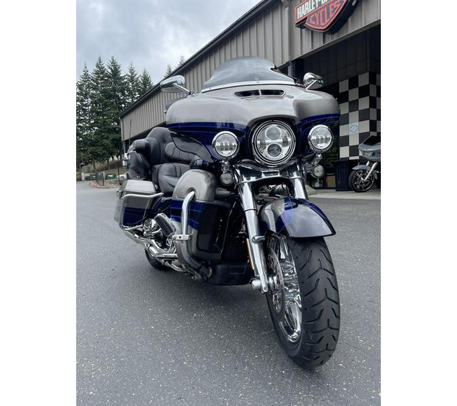 2017 Harley-Davidson® FLHTKSE - CVO™ Limited