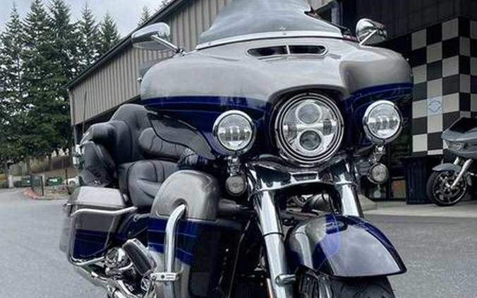 2017 Harley-Davidson® FLHTKSE - CVO™ Limited