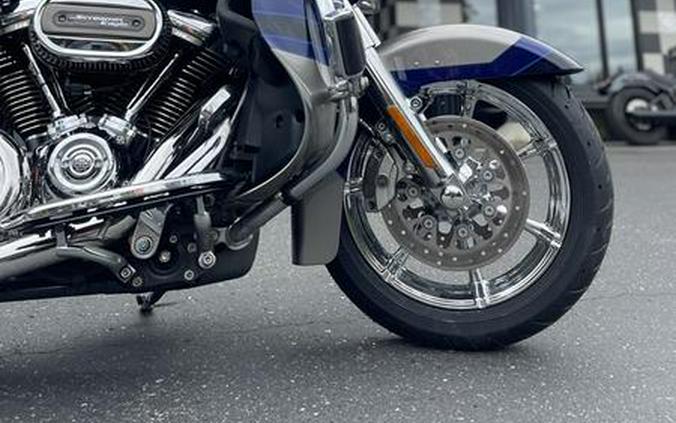 2017 Harley-Davidson® FLHTKSE - CVO™ Limited