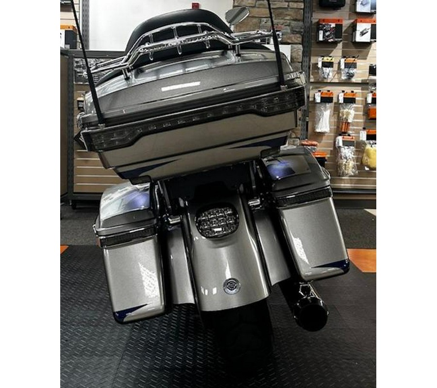 2017 Harley-Davidson® FLHTKSE - CVO™ Limited