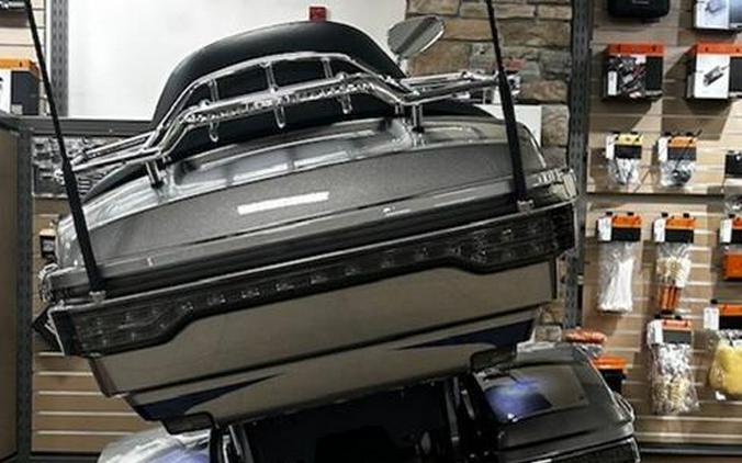 2017 Harley-Davidson® FLHTKSE - CVO™ Limited