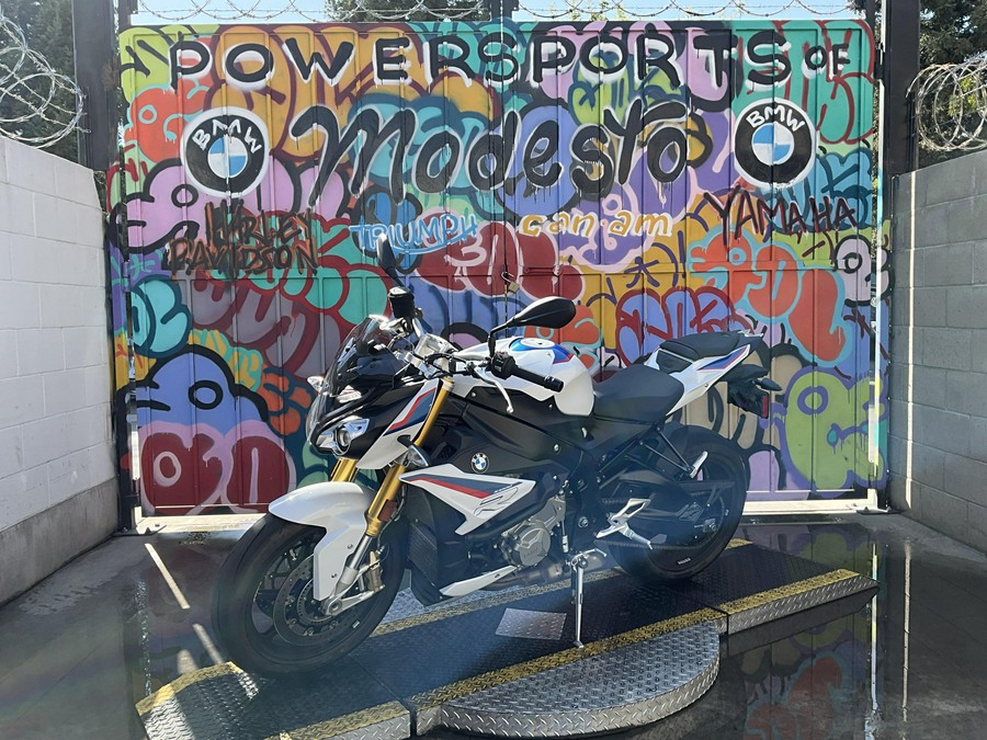 2018 BMW S 1000 R