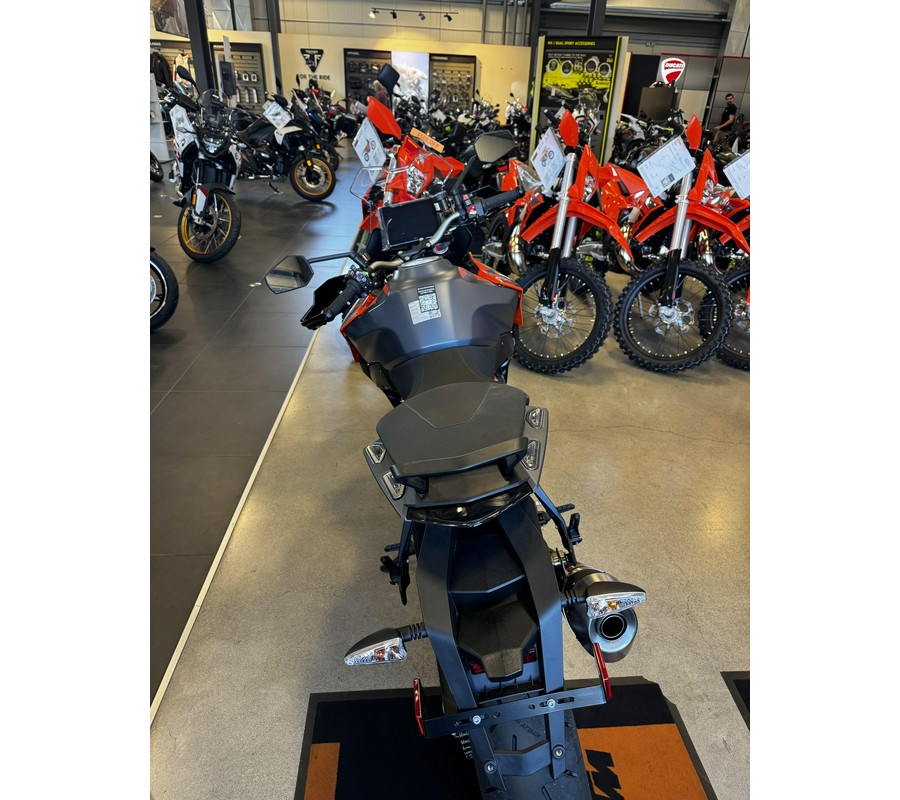 2024 KTM 1290 SUPER DUKE GT