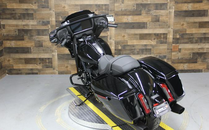 2024 Harley-Davidson Street Glide® Vivid Black - Black Finish