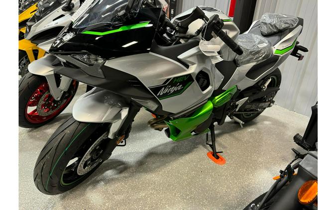 2024 Kawasaki Ninja 7 Hybrid First Look [12 Fast Facts; 40 Pics]