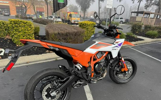 2026 KTM 390 SMC R