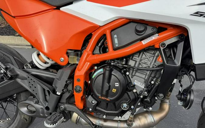 2026 KTM 390 SMC R