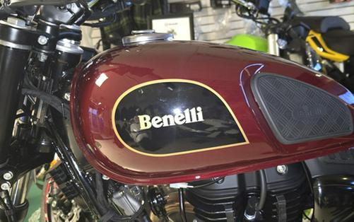 2025 Benelli Imperiale 400