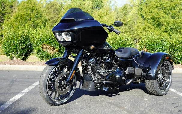 2025 Harley-Davidson® FLTRT - Road Glide® 3