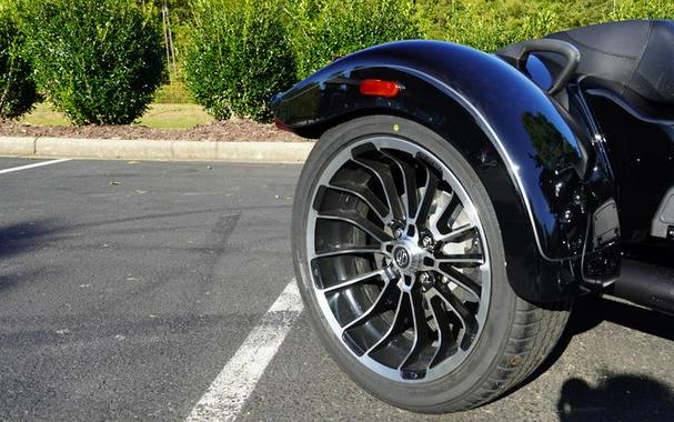 2025 Harley-Davidson® FLTRT - Road Glide® 3