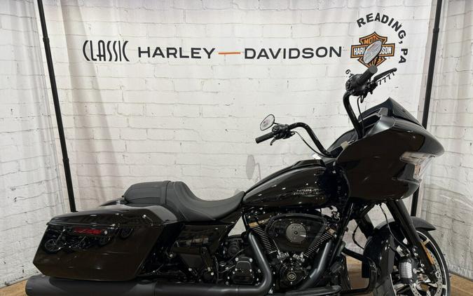 2026 Harley-Davidson® Road Glide® FLTRX 0034631817 Vivid Black
