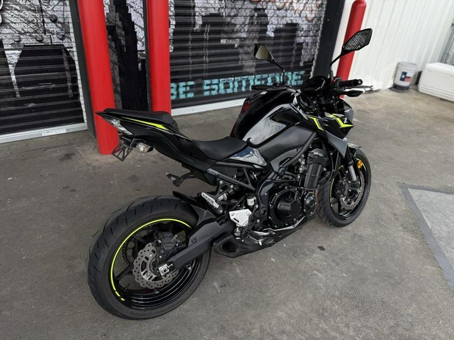 2024 Kawasaki Z900 ABS Candy Persimmon Red/Ebony