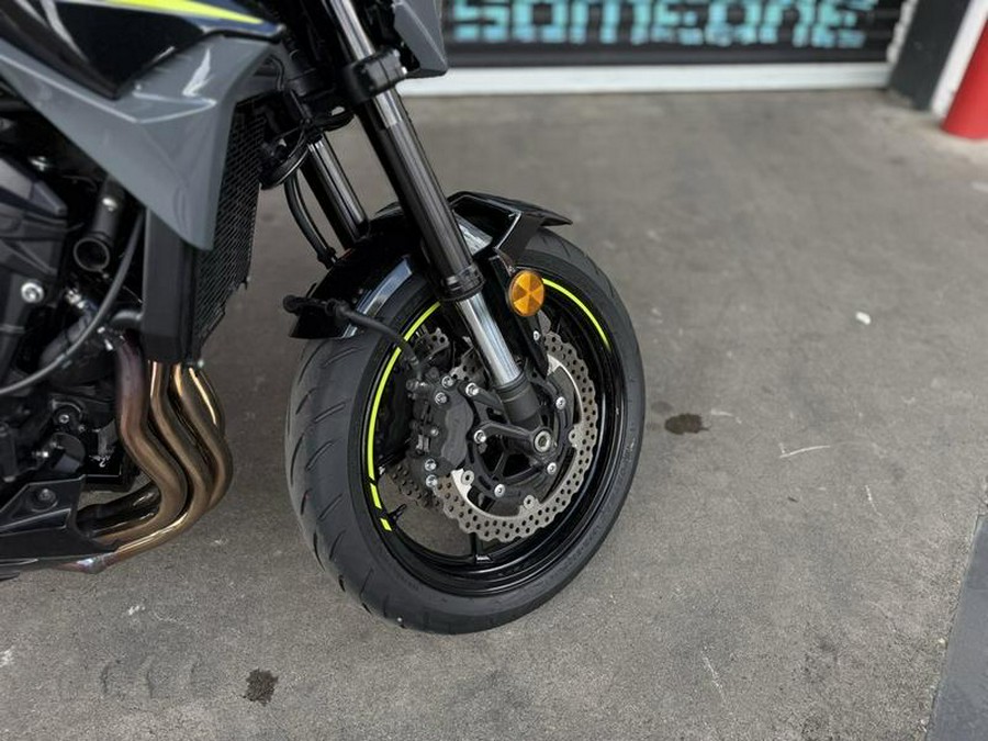 2024 Kawasaki Z900 ABS Candy Persimmon Red/Ebony