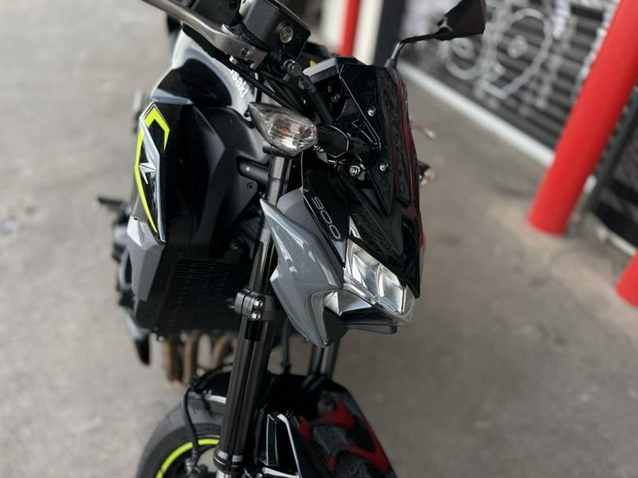 2024 Kawasaki Z900 ABS Candy Persimmon Red/Ebony