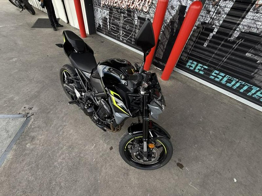 2024 Kawasaki Z900 ABS Candy Persimmon Red/Ebony