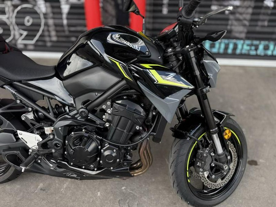 2024 Kawasaki Z900 ABS Candy Persimmon Red/Ebony