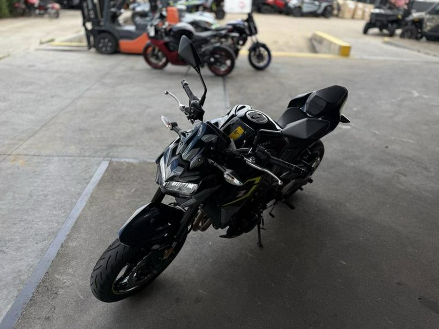 2024 Kawasaki Z900 ABS Candy Persimmon Red/Ebony