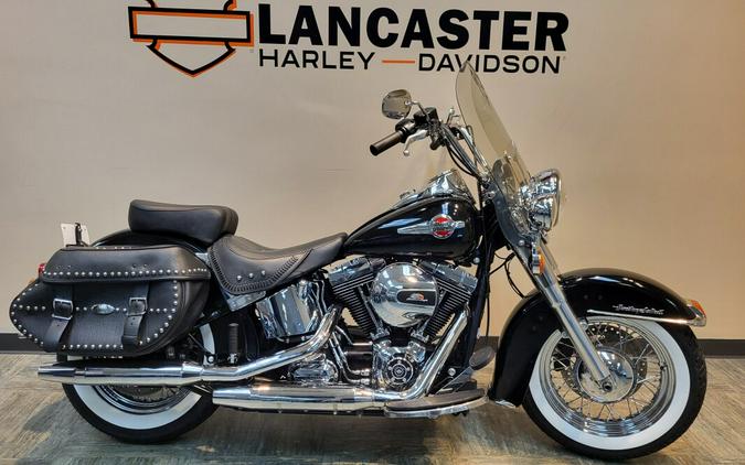 2016 Harley-Davidson® Heritage Softail® Classic Black FLSTC