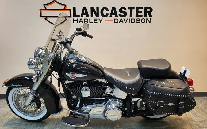 2016 Harley-Davidson® Heritage Softail® Classic Black FLSTC