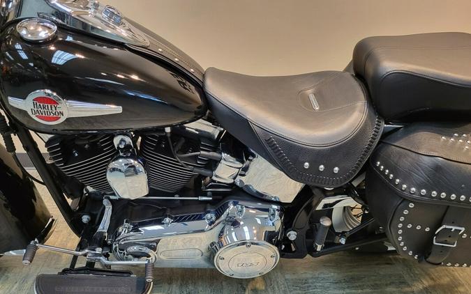2016 Harley-Davidson® Heritage Softail® Classic Black FLSTC