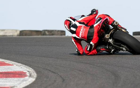 2026 Ducati Panigale V2