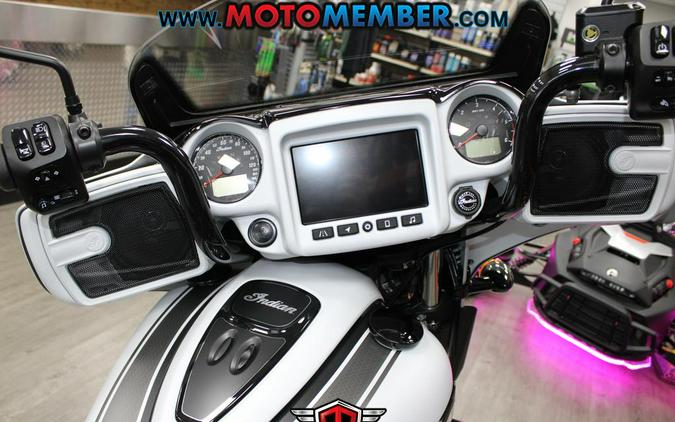 2024 Indian Motorcycle CHIEFTAN DARK HORSE WHITE METALLIC SMOKE N24TCDBBAP