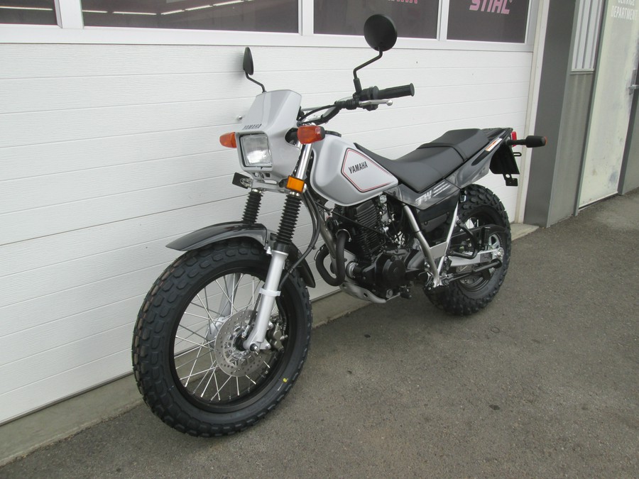 2027 TW200 - Yamaha
