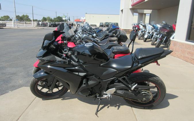 2017 YAMAHA YZF-R3