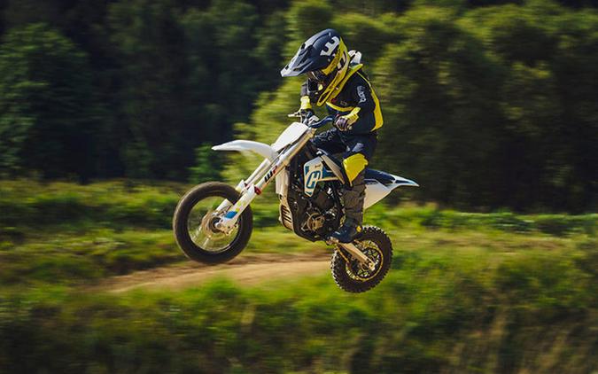 2024 Husqvarna® EE 5