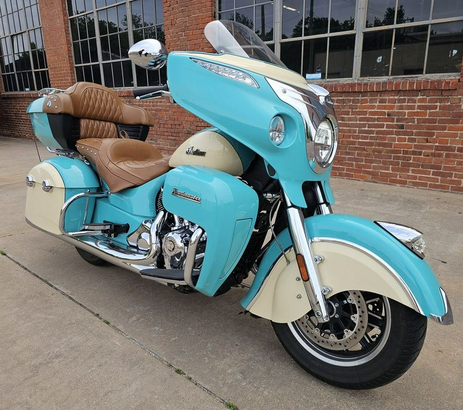 2020 Indian Motorcycle® Roadmaster® Icon Series Coastal Green/Ivory Cream